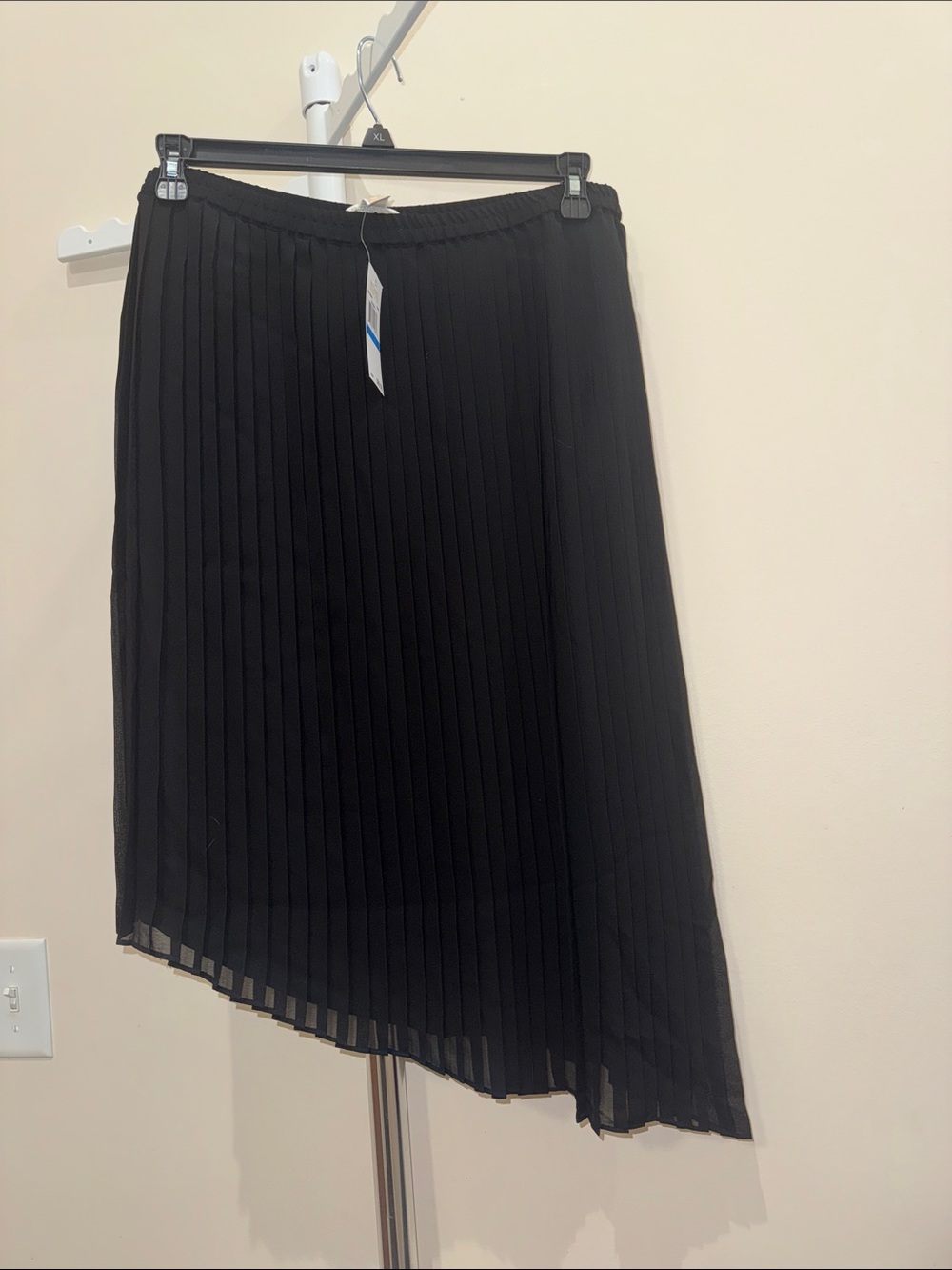 Black Michael Kors Pleated Asymmetric Midi Skirt - Women